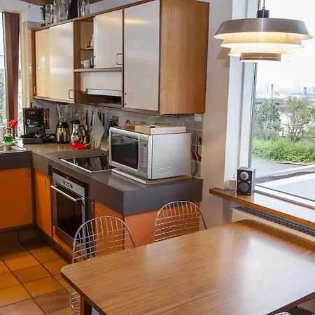 Cozy 60's In Reykjavik